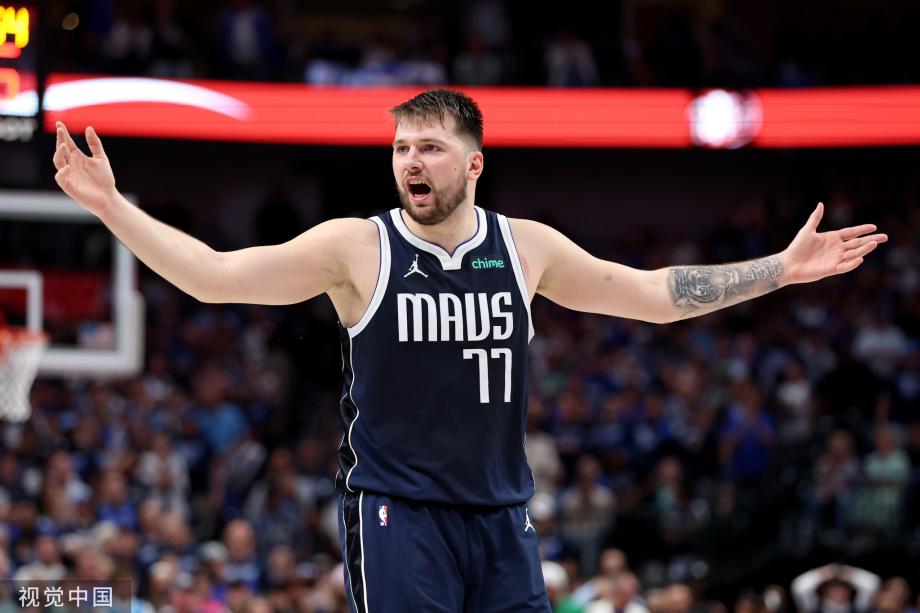 [图]东契奇丢要道罚球 雷霆逆转独行侠总分2-2体育集锦